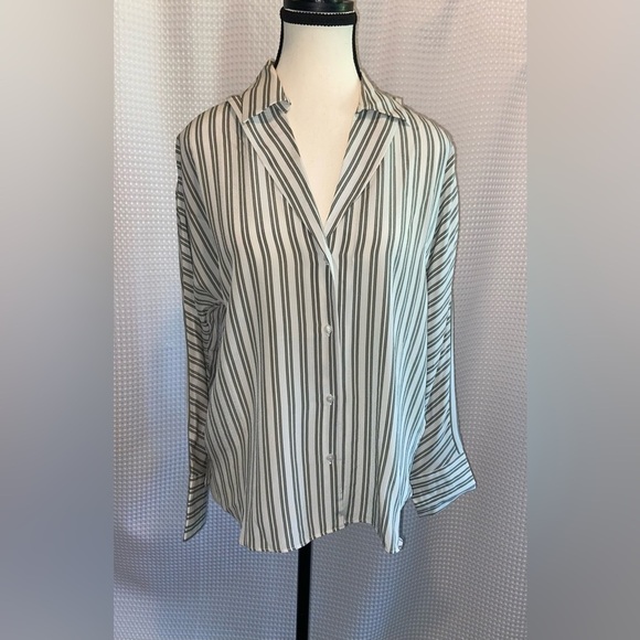 Women’s CLUB MONACO Signature Striped Silk buttoned‎ Shirt size small - Picture 3 of 14